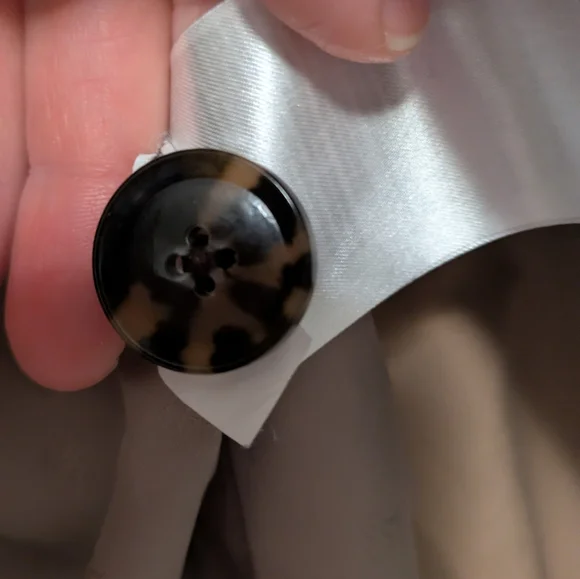 Banana Republic Classic Tan Double-Breasted Women's Trench Coat - Picture 9 of 10